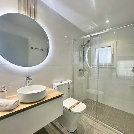 - 3 2baths