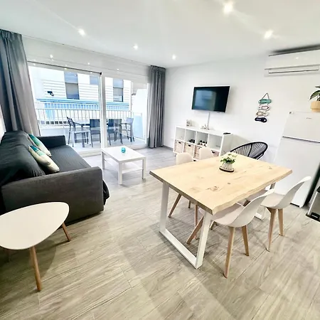 - 3 2baths Apartment *